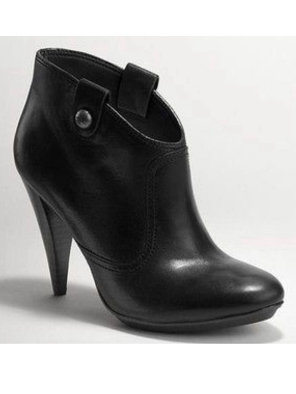 COACH Aliza Black Leather Ankle Boot Booties Size 8